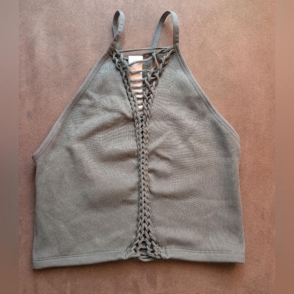 Fabletics Green Sleeveless Cut Out Crop Tank - Picture 4 of 9